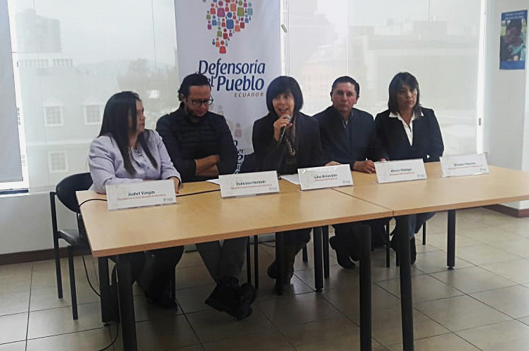 Defensoría del Pueblo pide devolver personería a UNE