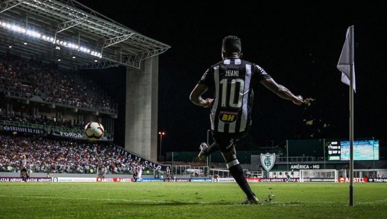 Cazares asegura que no se va del Atlético Mineiro