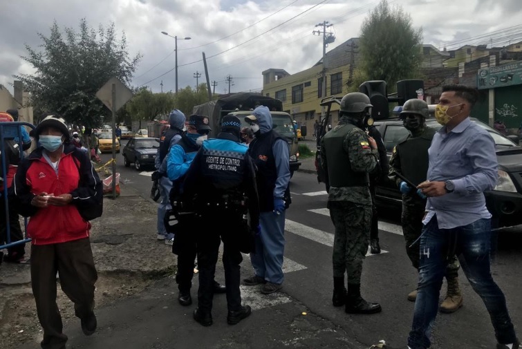 Incidentes en Quito durante control de restricciones de movilidad