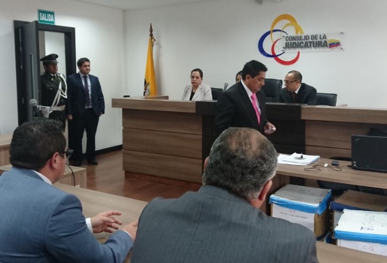 Sentencia a Luis Chiriboga Acosta y otros 2 implicados de la FEF fue ratificada