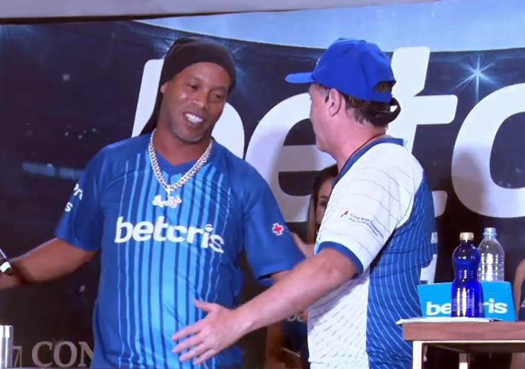 Ronaldinho regresará al país el próximo 24 de septiembre