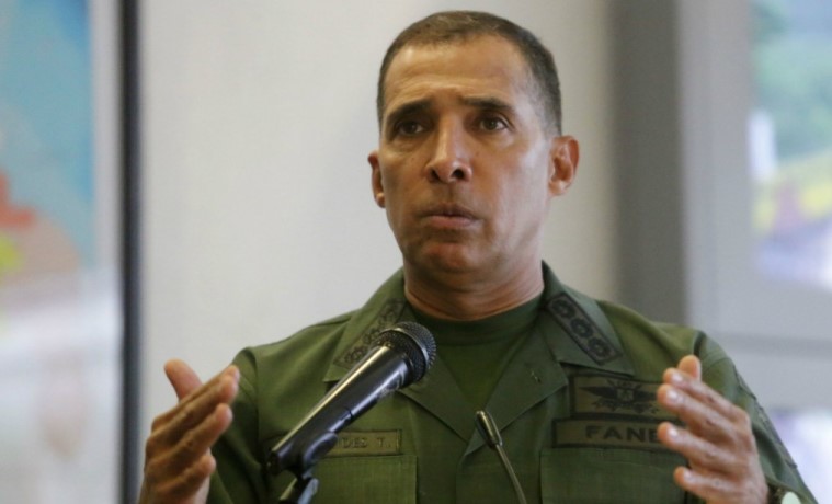 Maduro cambia cúpula de Fuerza Armada y ratifica a ministro de Defensa