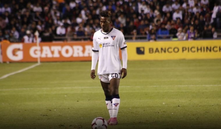 Liga de Quito renueva el contrato de Jhojan Julio