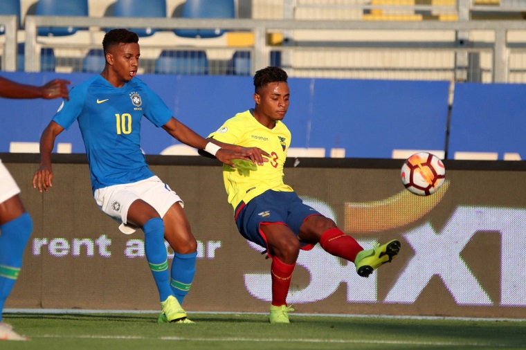 Ecuador empata sin goles ante Brasil y se acerca al Mundial