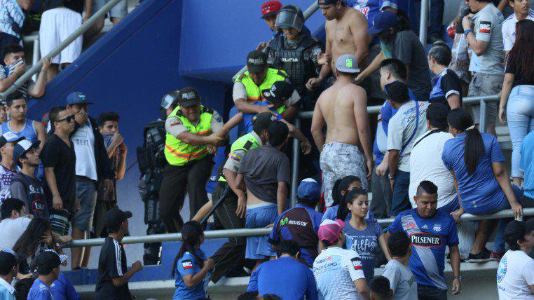 Reportan incidentes entre hinchas de Emelec, previo al partido ante Orense