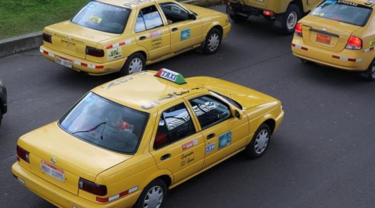 Quito: paralización parcial de taxis, rechazan plataformas digitales