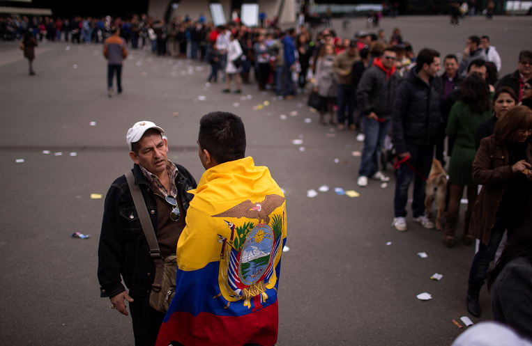 ¿Dónde deben votar los migrantes en el exterior?