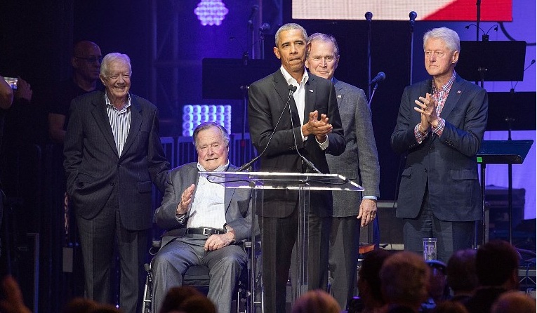 Los 5 expresidentes vivos de EEUU se reunieron para ayudar a las víctimas de los huracanes
