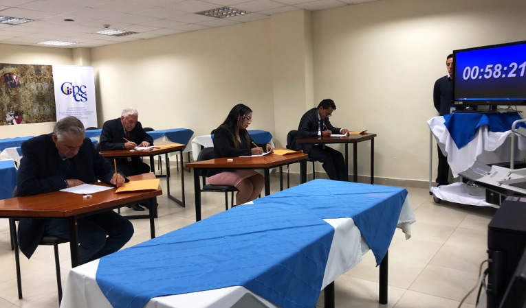 Postulantes a la Defensoría del Pueblo rindieron examen