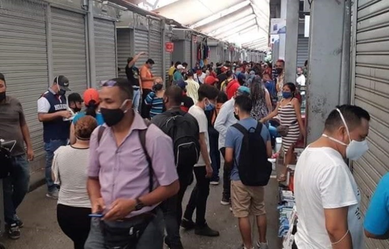 Clausuran varios locales en la Bahía de Guayaquil por incumplir medidas