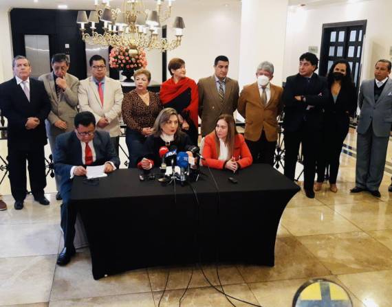 Los presidentes de las cortes provinciales hicieron una rueda de prensa para mostrar su respaldo al presidente nacional de la entidad, Iván Saquicela