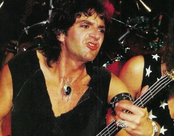Alec John Such cuando formaba parte de la banda Bon Jovi en los 80.
