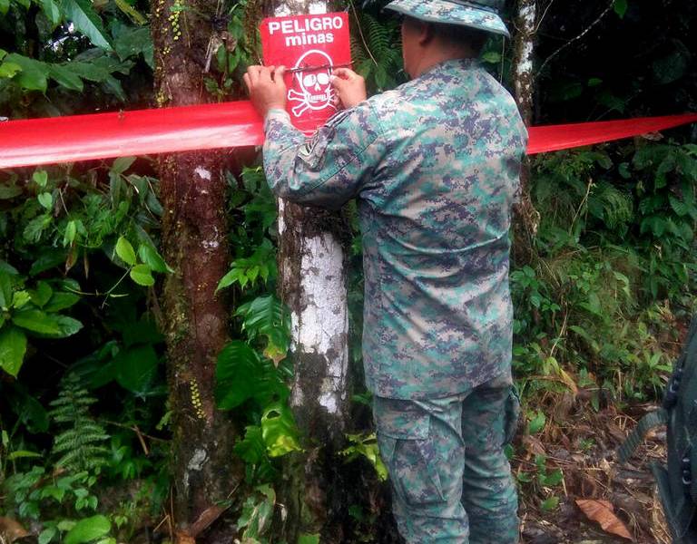 Detonaron minas antipersonales encontradas en frontera de Ecuador con Perú