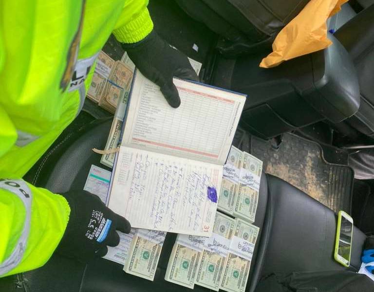 9 detenidos y 6 allanamientos por presunta red de corrupción en Manabí