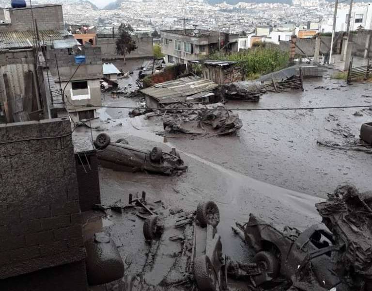 Aluvión provoca daños en zona de Pinar Alto, en Quito