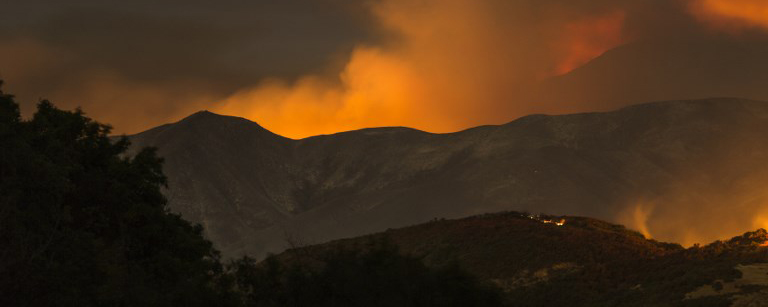 California sufre incendios forestales y récord de calor