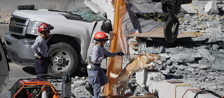 Colapso de puente peatonal en Miami deja varias víctimas