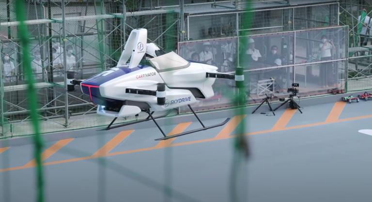 Se presenta en Dubái red de taxis voladores