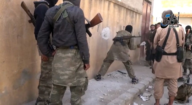 El Estado Islámico tiene aviones de guerra en Siria, según activistas