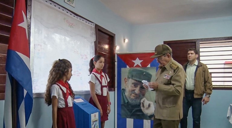 Cubanos en comicios sin oposición y con la mira en nuevo presidente