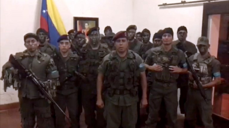 Fuerza Armada venezolana frustra ataque entre denuncias de rebelión