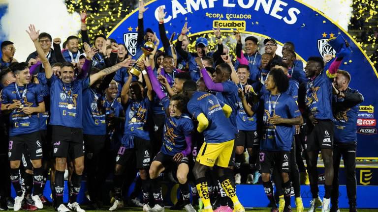 IDV quedó campeón de la Copa Ecuador al derrotar 3-1 a 9 de Octubre en la final