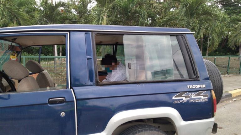 Intentan trasladar a fallecido como un pasajero dormido