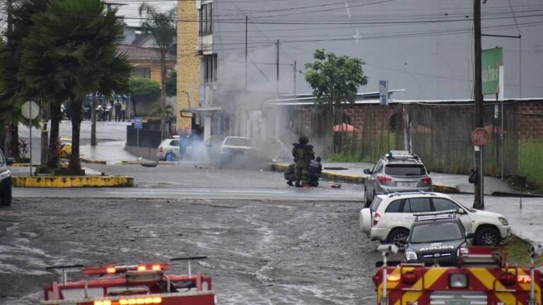 Explosivos alarman a Santo Domingo y Esmeraldas