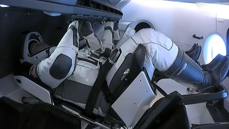 Los astronautas de SpaceX regresaron con éxito a la Tierra