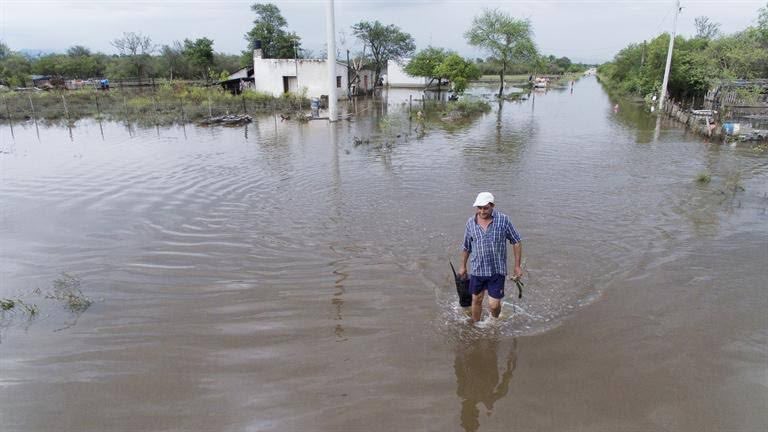 Inundaciones provocan más de 7 mil evacuados en Argentina