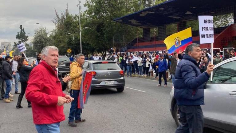 El Gobierno se une y respalda marcha por la paz en Quito
