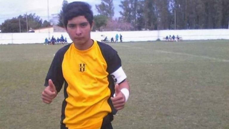 Portero de 17 años muere tras atajar un penal en Argentina