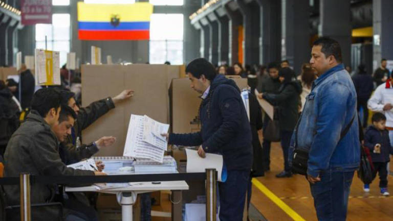 Casi 400.000 ecuatorianos en el exterior podrán votar