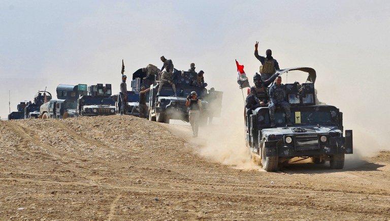Los iraquíes empiezan a huir de la batalla de Mosul