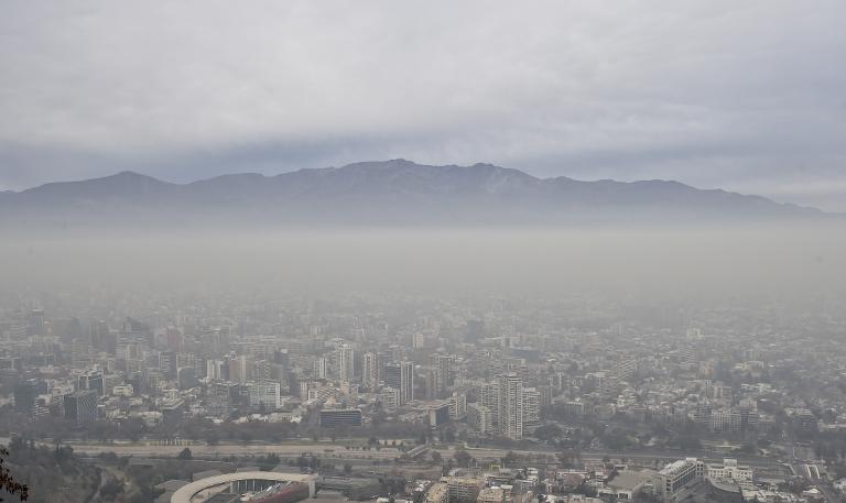 Santiago enfrenta su primera &quot;emergencia ambiental&quot; por polución en 16 años