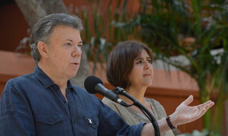 Colombia buscará restos de sacerdote guerrillero para iniciar diálogos con ELN