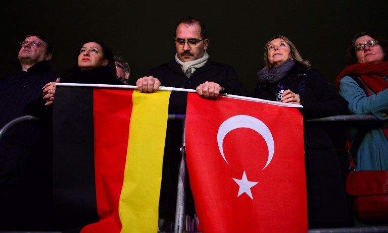 Musulmanes piden tolerancia en Alemania en una masiva marcha