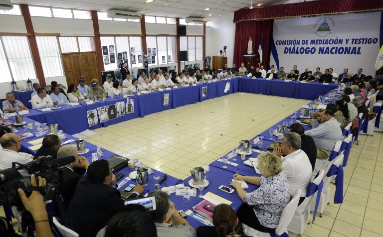 Nicaragua: Gobierno y oposición vuelven a negociar por crisis