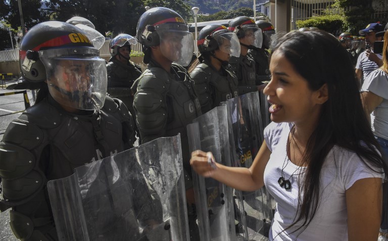 Protestas en Venezuela dejan 35 muertos y 850 detenidos en una semana (ONG)