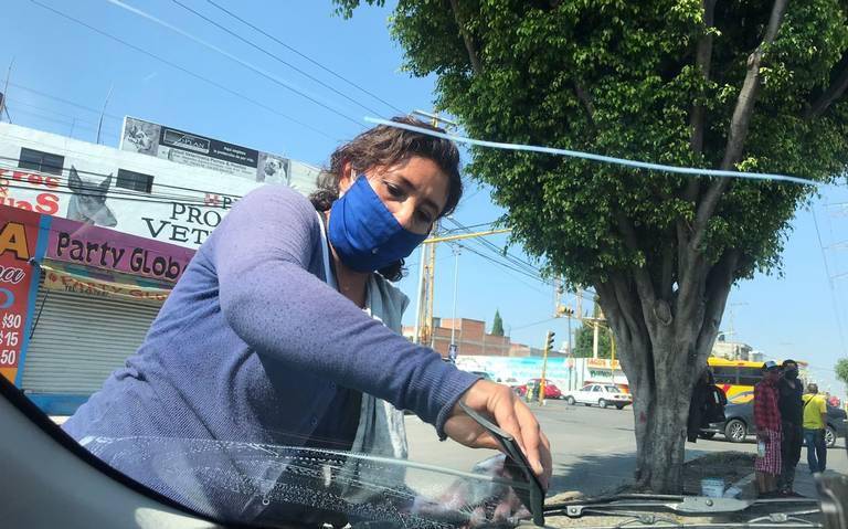 Lima prohíbe el trabajo de limpiaparabrisas tras asesinato de conductor