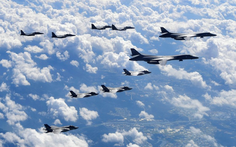 Aviones de Estados Unidos sobrevuelan península coreana por &quot;ensayo militar&quot;