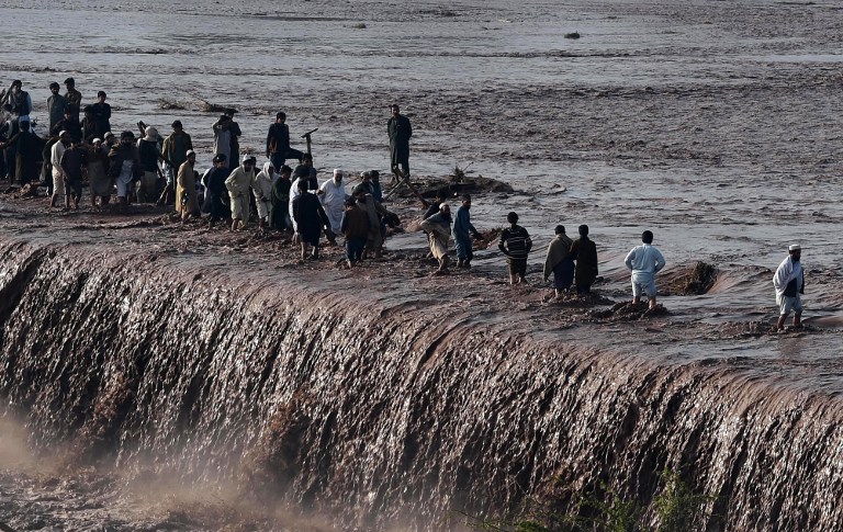Aumentan a 67 los muertos por las lluvias en Pakistán
