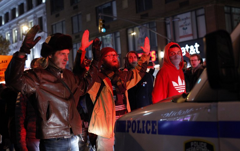 Arrecian las protestas en Nueva York por muertes de afroamericanos a manos de policías