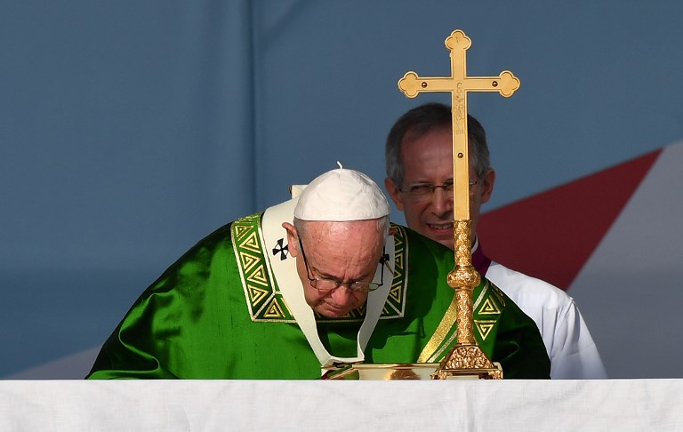 Papa cierra viaje a Panamá con misa y visita a portadores de VIH