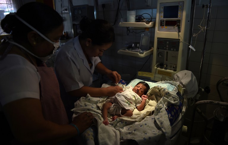 India se propone reformar las adopciones para erradicar el "robo de bebés"