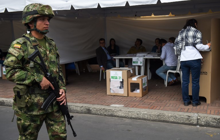 Cierran las urnas para votación legislativa de Colombia