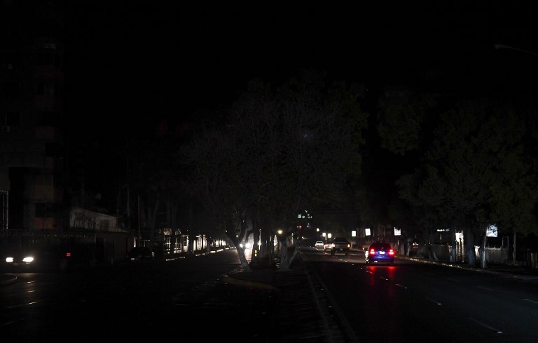 Apagón deja a oscuras a casi toda Venezuela