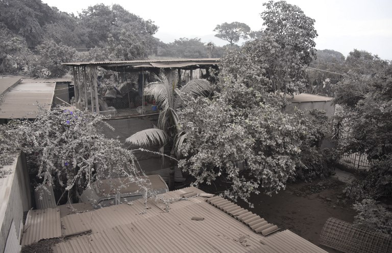 Difícil búsqueda de víctimas del volcán en Guatemala