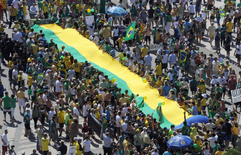 Protestas callejeras en todo Brasil para exigir la salida de Rousseff