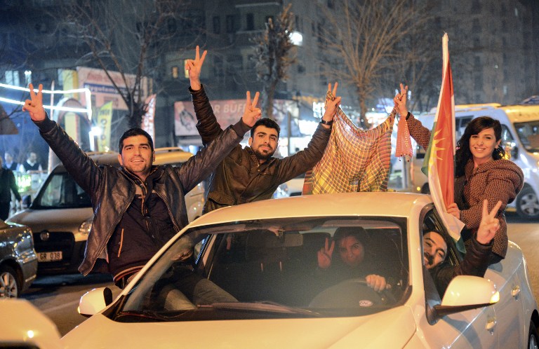 Combatientes kurdos expulsan al EI de la ciudad siria de Kobane